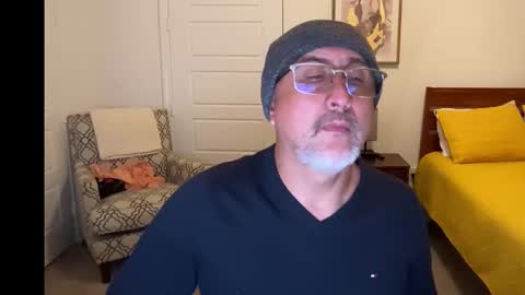 QS - INDEPENDENT MODEL online show from November 2025 05:17:01 AM