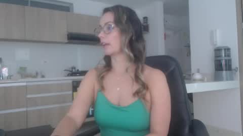Snapshot of latinpaprika chatting on March 2026 02:10:02 PM latinpaprika online show from March 2026 02:10:02 PM