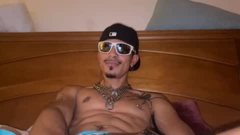 Snapshot of latinprincee chatting on December 2025 12:27:01 AM latinprincee online show from December 2025 12:27:01 AM