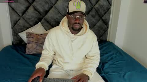 LEANDRO online show from September 2025 02:45:01 AM