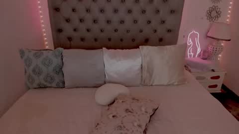 Laura online show from January 2026 05:01:01 AM