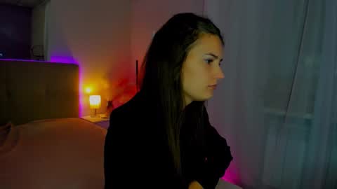 Laura online show from September 2025 05:17:02 AM