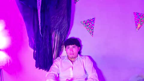 laura_and_kevin online show from October 2025 02:07:01 PM