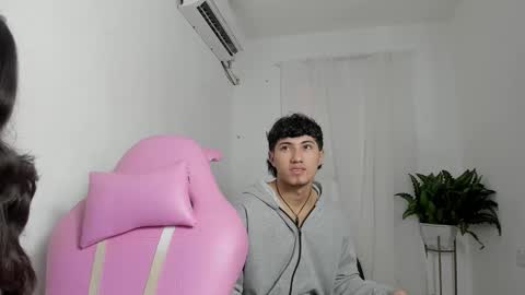 laura_and_kevin online show from January 2026 07:48:02 PM