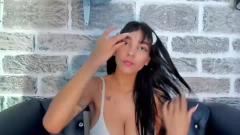 Laura online show from March 2025 03:53:01 PM