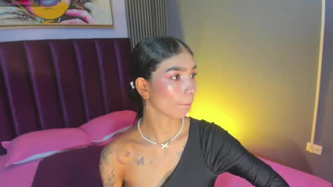 Snapshot of laura_aristizabal_19 chatting on April 2026 01:04:01 PM Laura online show from April 2026 01:04:01 PM