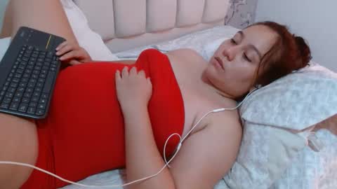 Snapshot of laura_d23 chatting on December 2024 05:29:02 AM laura online show from December 2024 05:29:02 AM