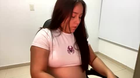 Snapshot of laura_d23 chatting on October 2025 11:26:02 PM laura online show from October 2025 11:26:02 PM