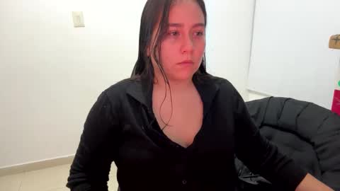 Snapshot of laura_d23 chatting on November 2025 11:48:02 PM laura online show from November 2025 11:48:02 PM