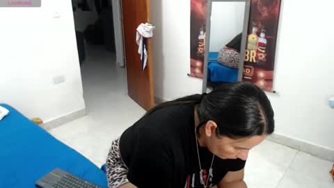 laura_foxx2379 online show from April 2026 03:33:02 AM