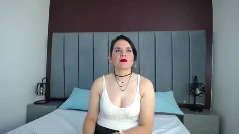 laura hotties online show from March 2025 01:18:01 PM