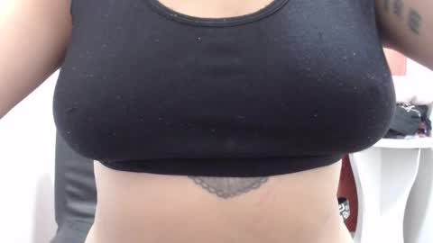 Snapshot of laura_hotyy chatting on October 2025 02:56:02 PM Laura online show from October 2025 02:56:02 PM