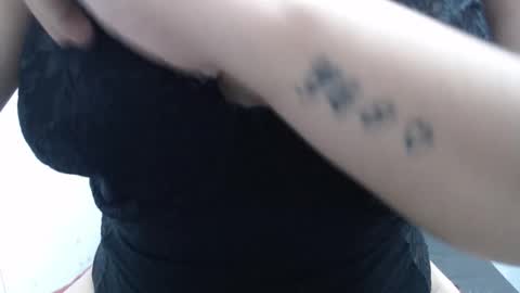 Snapshot of laura_hotyy chatting on November 2025 01:16:02 AM Laura online show from November 2025 01:16:02 AM