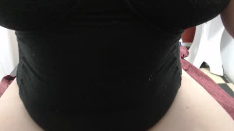 Snapshot of laura_hotyy chatting on November 2025 04:44:01 AM Laura online show from November 2025 04:44:01 AM