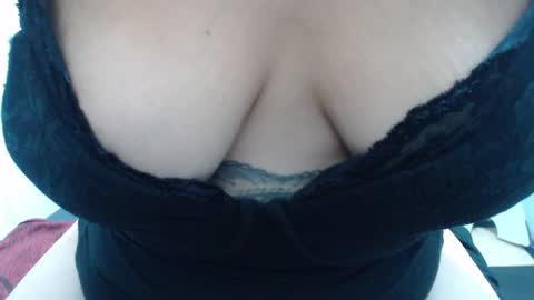 Snapshot of laura_hotyy chatting on November 2025 02:38:02 PM Laura online show from November 2025 02:38:02 PM