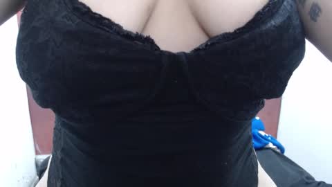 Snapshot of laura_hotyy chatting on November 2025 01:31:01 AM Laura online show from November 2025 01:31:01 AM