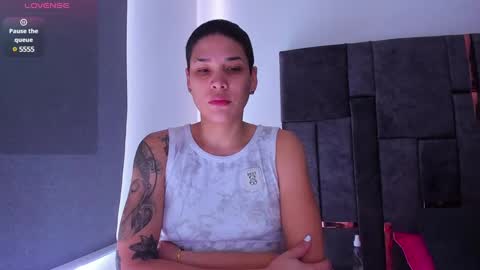 Laura Rose online show from February 2025 01:41:02 PM