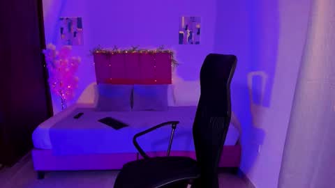 Laura Rose online show from October 2025 04:28:01 PM