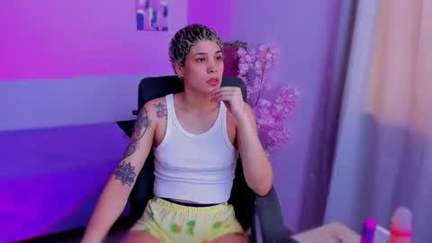 Laura Rose online show from December 2025 05:40:02 PM