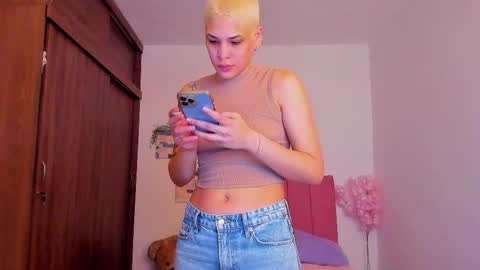 Laura Rose online show from January 2026 07:06:01 PM