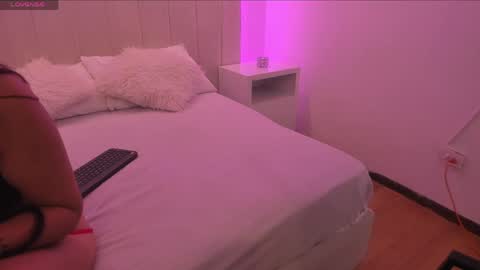 Snapshot of laura_scott_ chatting on May 2026 11:49:01 AM Laura online show from May 2026 11:49:01 AM