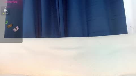 Laura online show from October 2025 02:41:02 PM