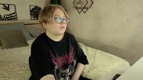 Laura online show from February 2026 08:03:02 AM