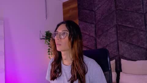 lauraagomezz__ online show from October 2025 01:49:01 AM