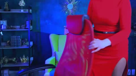 lauradavidsons online show from February 2026 05:20:01 PM