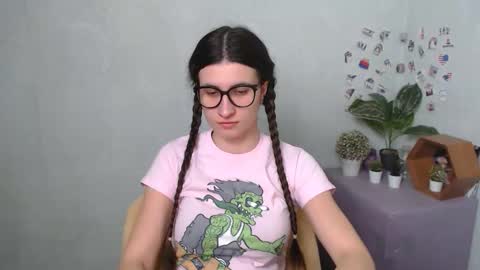 Laura online show from January 2026 04:14:01 AM