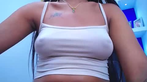 lauramossart online show from November 2025 05:51:02 AM