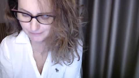 Lauraoven1 online show from December 2025 01:20:02 PM