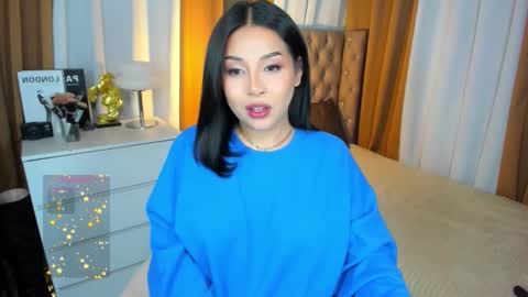 Your sweet Laura online show from October 2025 04:06:02 PM