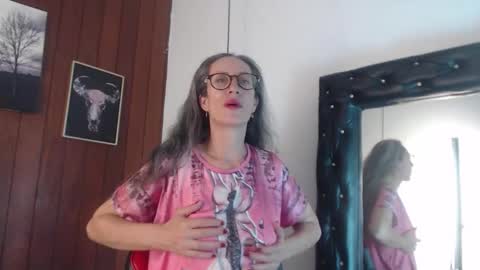 Snapshot of laurasofia45 chatting on February 2026 03:14:02 AM Laura Sofia online show from February 2026 03:14:02 AM