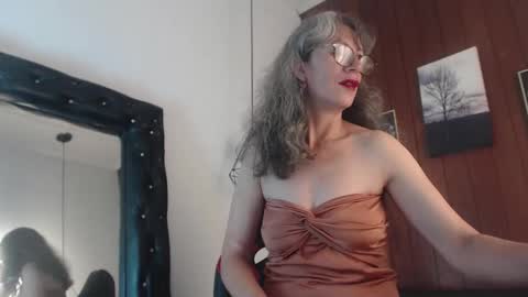 Snapshot of laurasofia45 chatting on February 2026 01:58:01 AM Laura Sofia online show from February 2026 01:58:01 AM