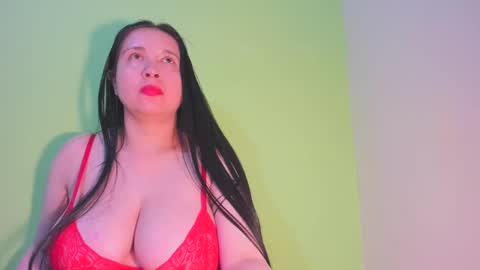 Snapshot of laureen777 chatting on February 2025 03:41:01 AM laureen777 online show from February 2025 03:41:01 AM