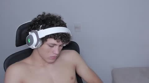 Laureent online show from October 2025 07:07:02 AM