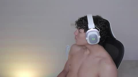 Laureent online show from October 2025 02:50:02 PM