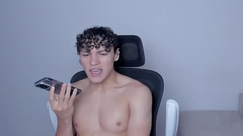 Laureent online show from November 2025 05:56:01 PM