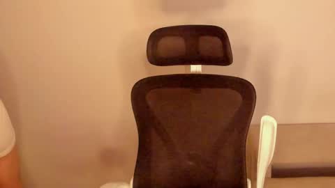 Snapshot of laureent__ chatting on March 2026 07:58:01 AM Laureent online show from March 2026 07:58:01 AM