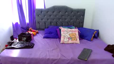 Lauren online show from November 2025 08:22:02 PM