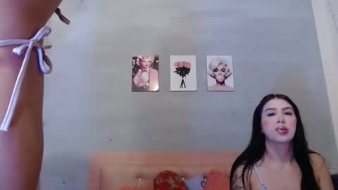 Snapshot of lauren_bacall1 chatting on November 2025 12:04:01 PM Sara online show from November 2025 12:04:01 PM