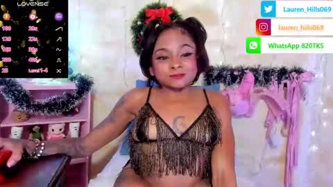 Snapshot of lauren_hills7069 chatting on December 2024 04:34:02 AM Lauren online show from December 2024 04:34:02 AM