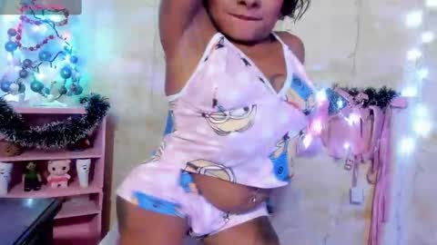 Snapshot of lauren_hills7069 chatting on December 2024 02:24:01 AM Lauren online show from December 2024 02:24:01 AM