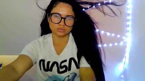onlyfan laureng7 - 7 laureng2 online show from November 2025 03:01:01 PM