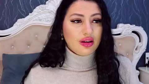 Snapshot of laurenjenssen chatting on October 2025 11:30:01 AM Laura online show from October 2025 11:30:01 AM