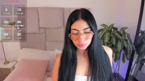 laurenn_smitth online show from October 2025 01:11:01 PM
