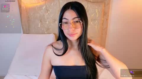 laurenn_smitth online show from February 2026 01:00:01 PM