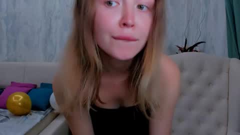 laurennhill online show from September 2025 12:21:02 AM