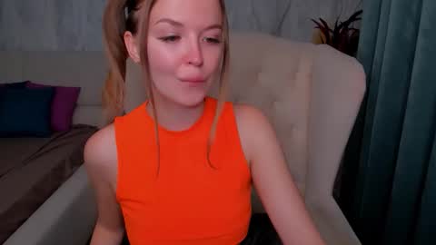 laurennhill online show from September 2025 12:16:01 AM